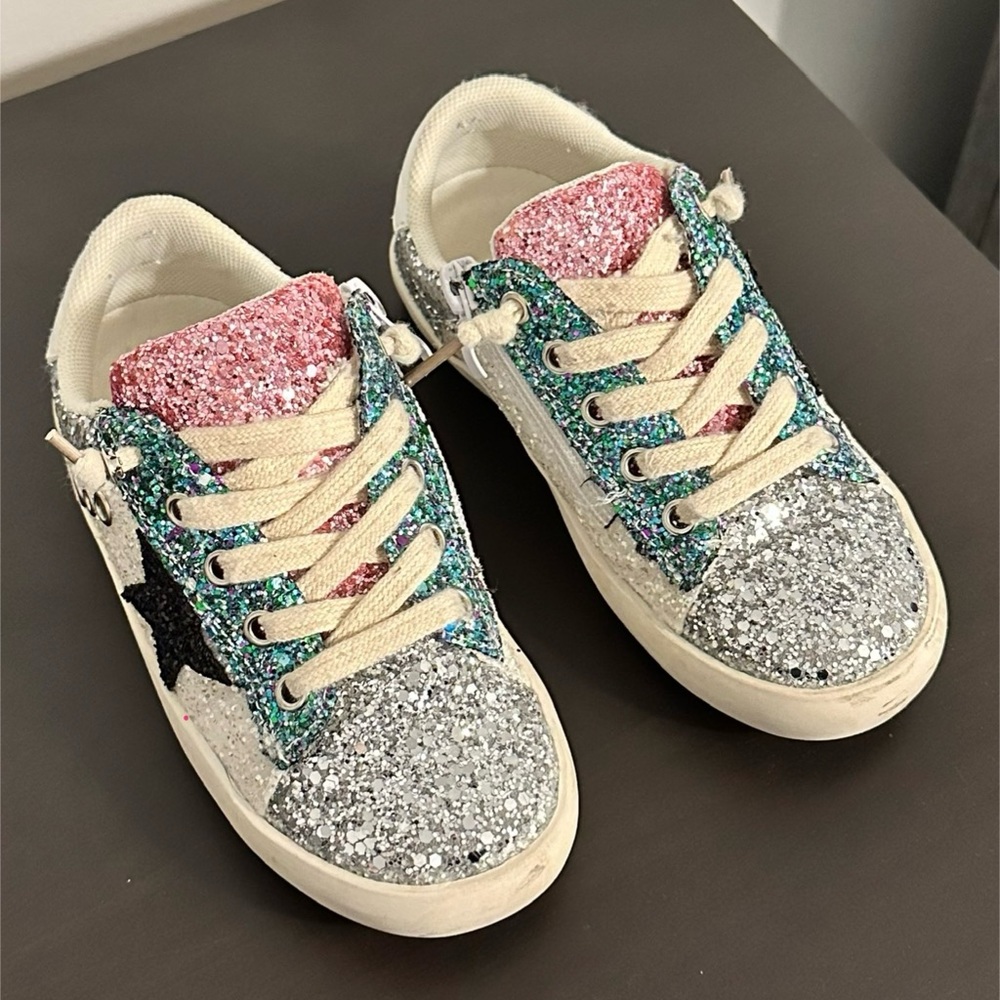 Lola and The Boys - Sneakers